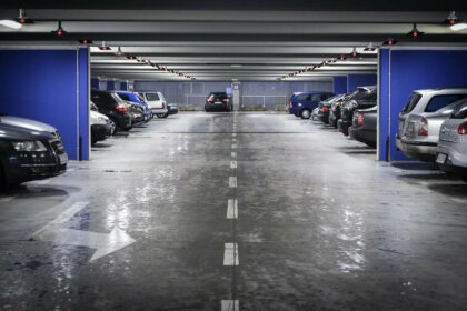 Zwiedzanie centrum Warszawy – gdzie najlepiej zostawić auto?