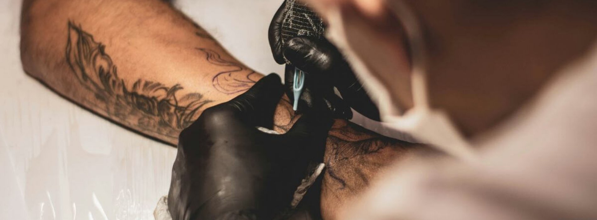Szukasz studia tatuażu w Warszawie? Sprawdź, czym się kierować przy wyborze
