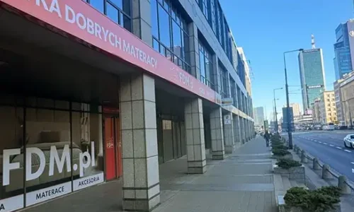Zdrowy sen zaczyna się lokalnie – jak wybrać materac i dlaczego warto odwiedzić salon FDM w Warszawie?