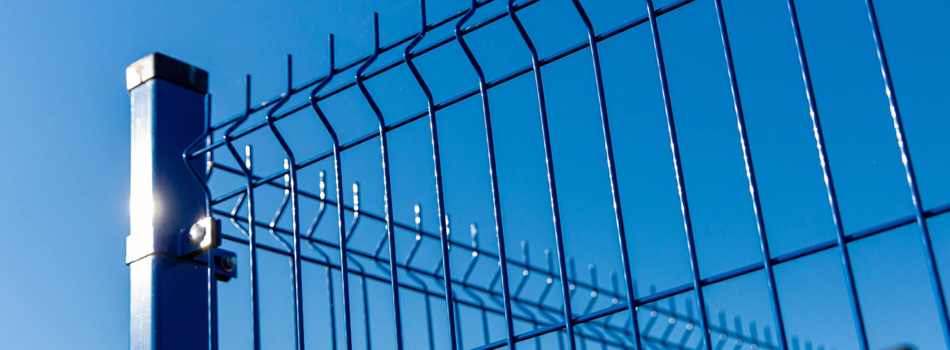 Dlaczego Polacy coraz częściej wybierają ogrodzenia panelowe?